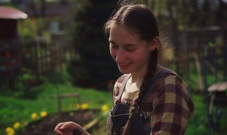 Teen Notices Dad Acting Strange, What She Finds in the Barn Leaves Her Speechless